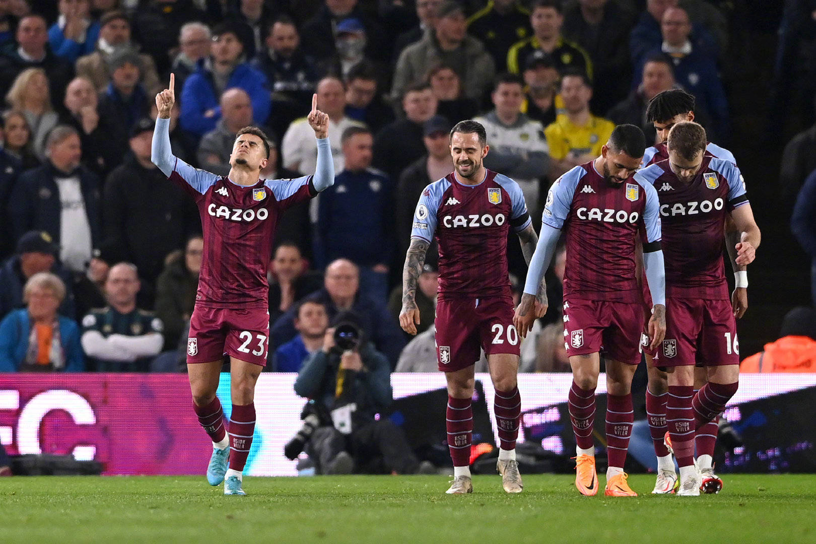 地提升了球 地提升了球